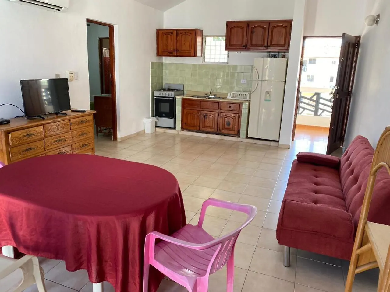 Apartment With A Large Living Room. Swimming Pool. In Downtown. Sosúa República Dominicana